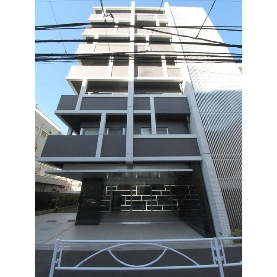 アシンメトリーなデザインが目を引く建物です！