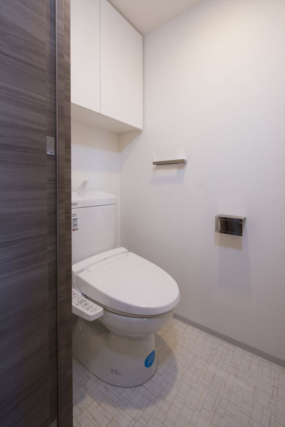 トイレは玄関側に位置しています。