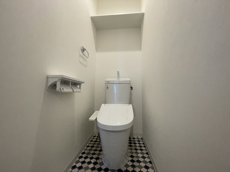 床はタイル風でオシャレ