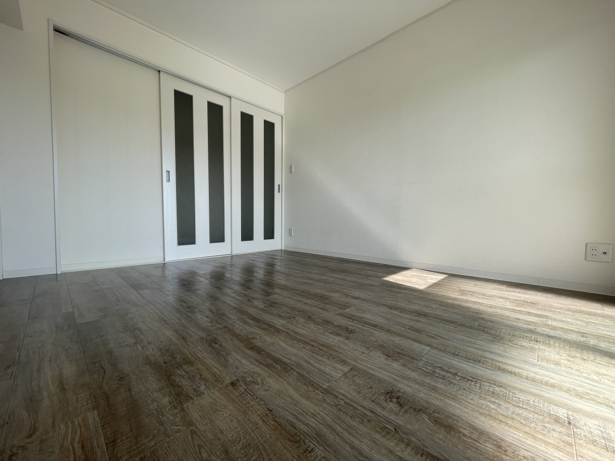 このお部屋にはウォークインクローゼット付き