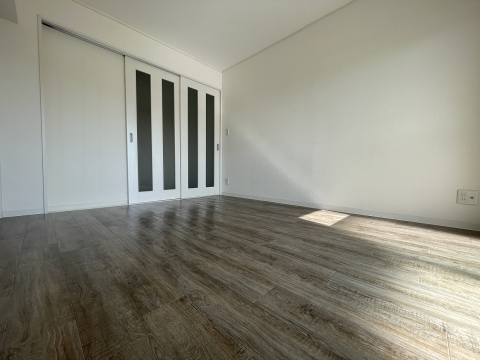 このお部屋にはウォークインクローゼット付き