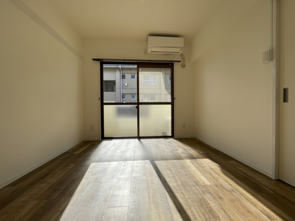 LDKのお隣5帖の洋室