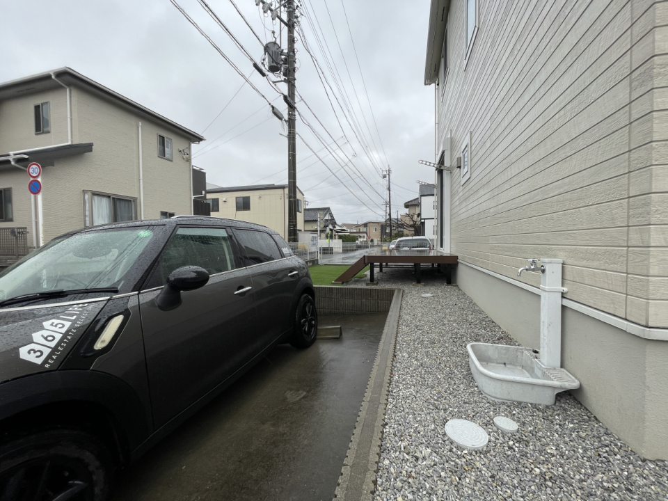 外水栓があるので泥んこ遊びもOK