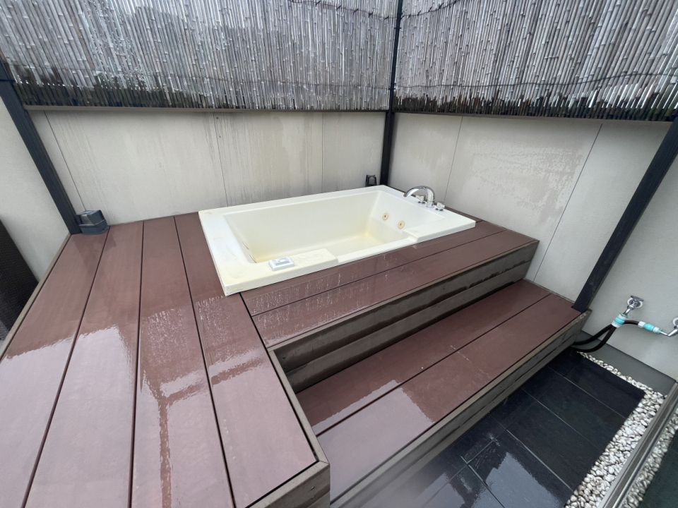 屋上で露天風呂。贅沢な日常があなたを待ってます。
