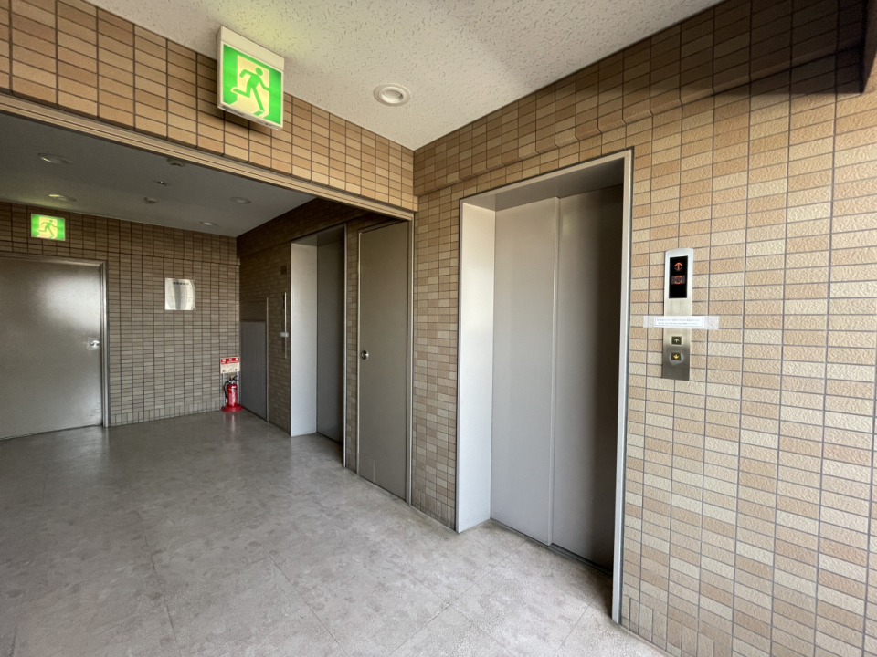 エレベーターは2基あります
