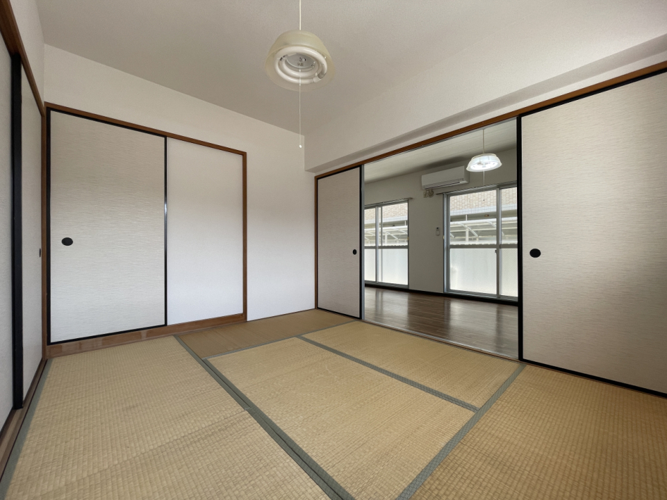 リビング横に和室があるのでお子さんのお昼寝部屋に！