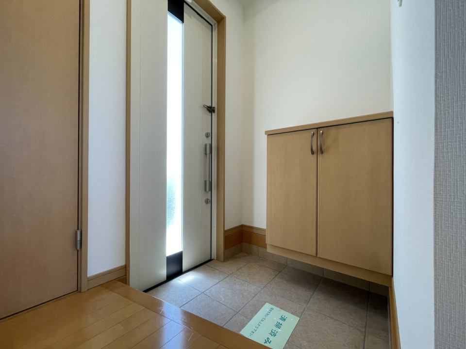 玄関は広め