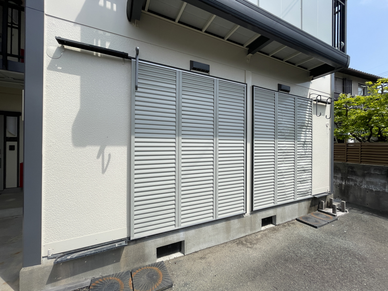 雨戸を開けると洗濯物干し場もあります