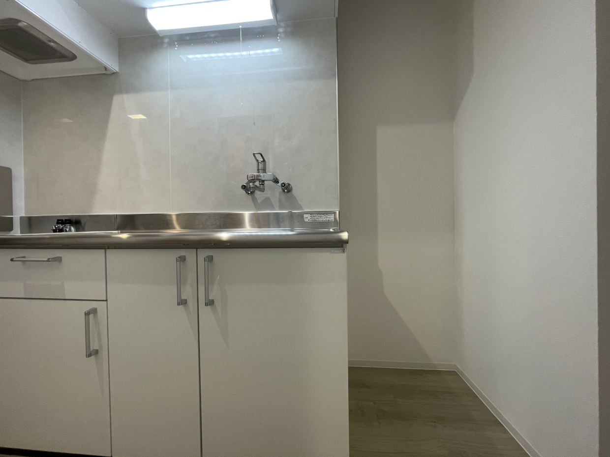 冷蔵庫はここへ