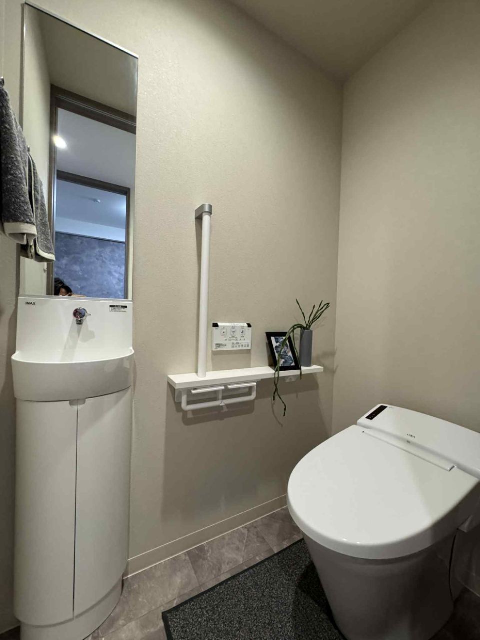 トイレにも手洗いが付いていてありがたい。