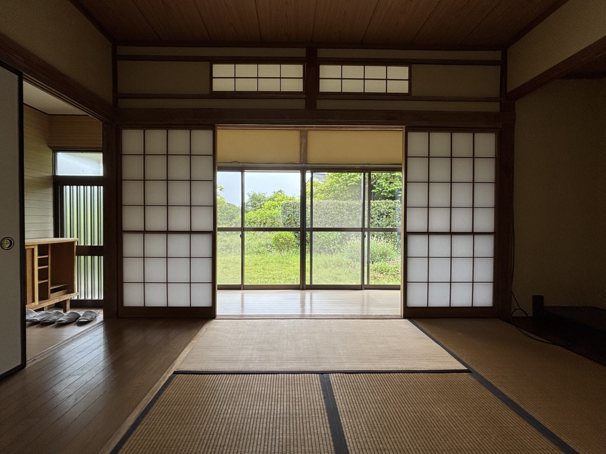 和室からお庭を望む