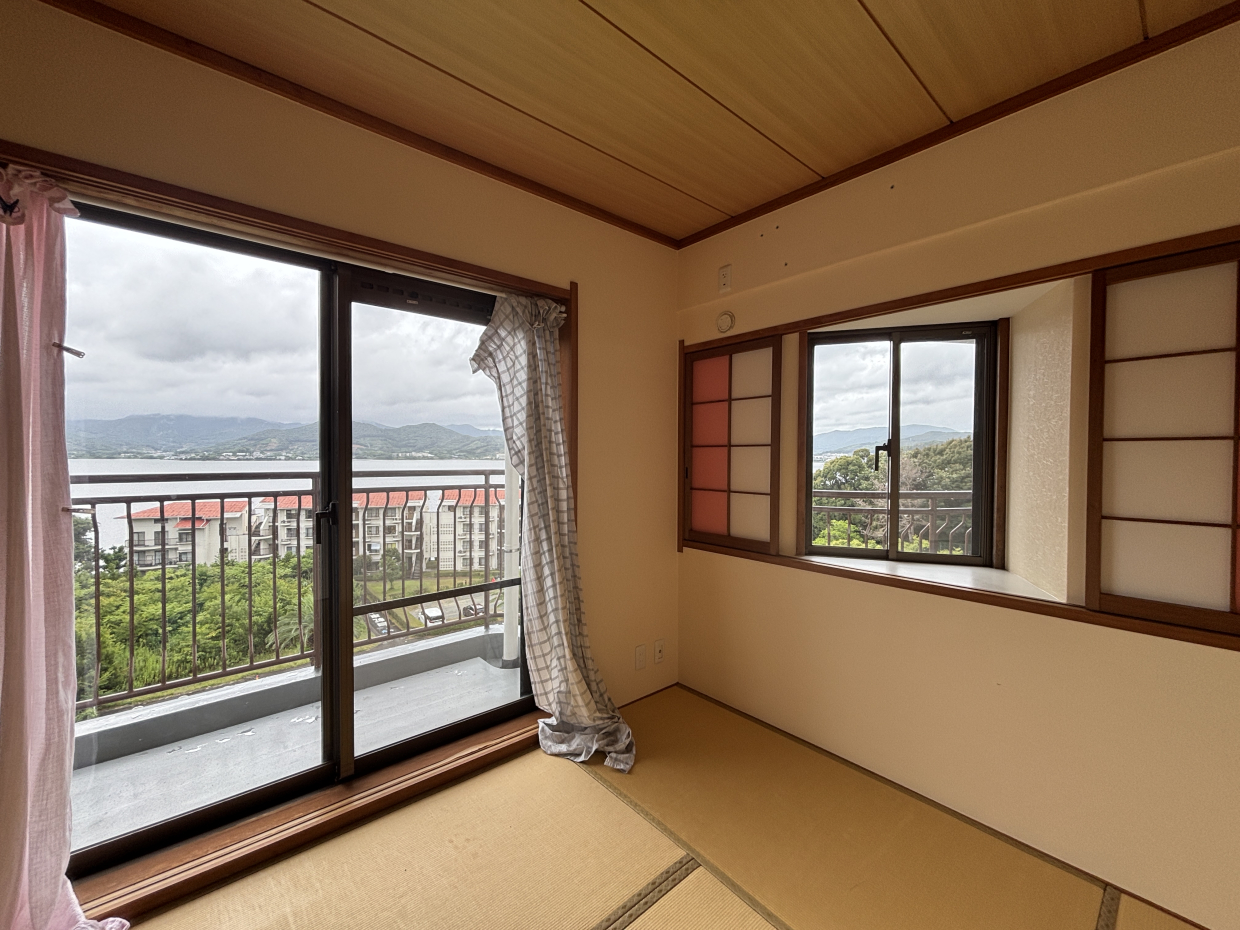 角部屋である分、窓がたくさんあって明るい
