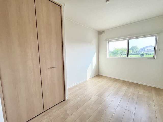 南東の洋室