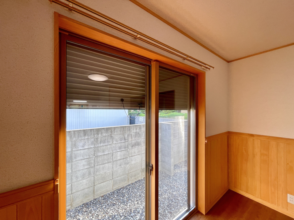 シャッター雨戸付きで安心