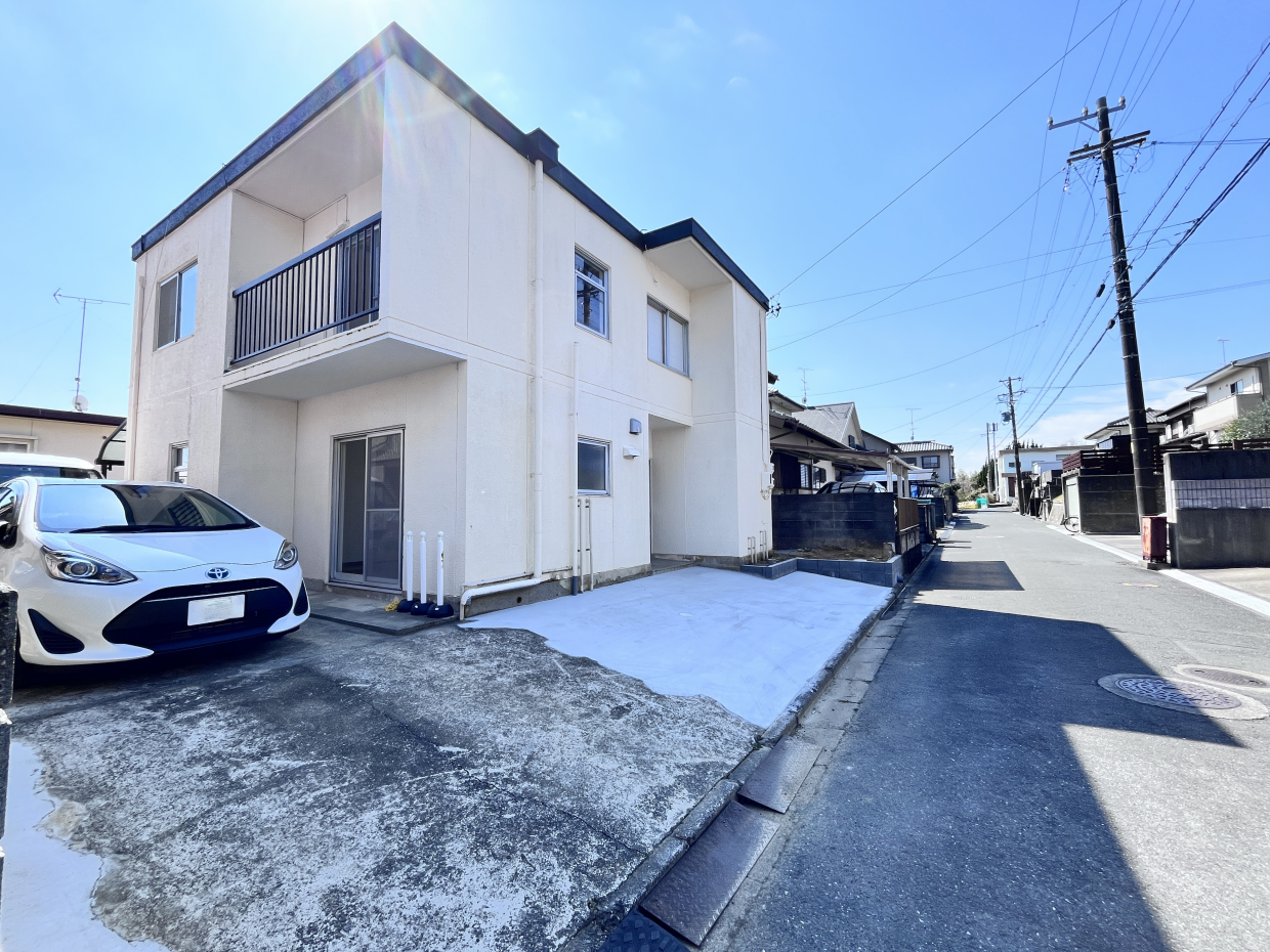 車は最大4台停められます