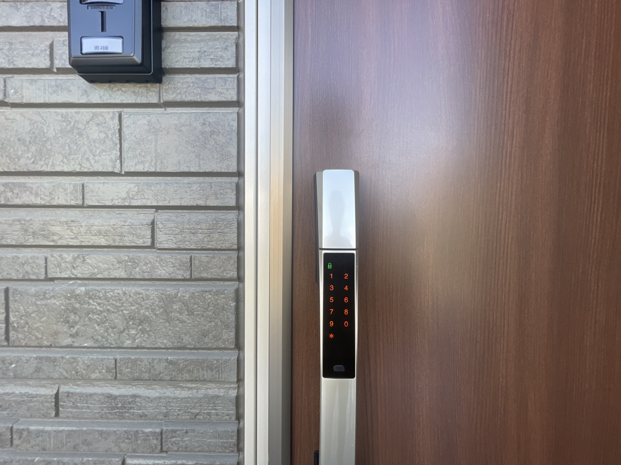 ナンバー入力タイプの鍵。