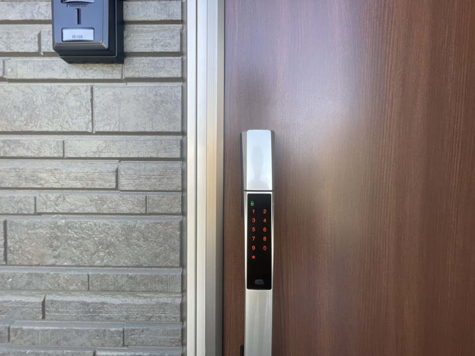 ナンバー入力タイプの鍵。