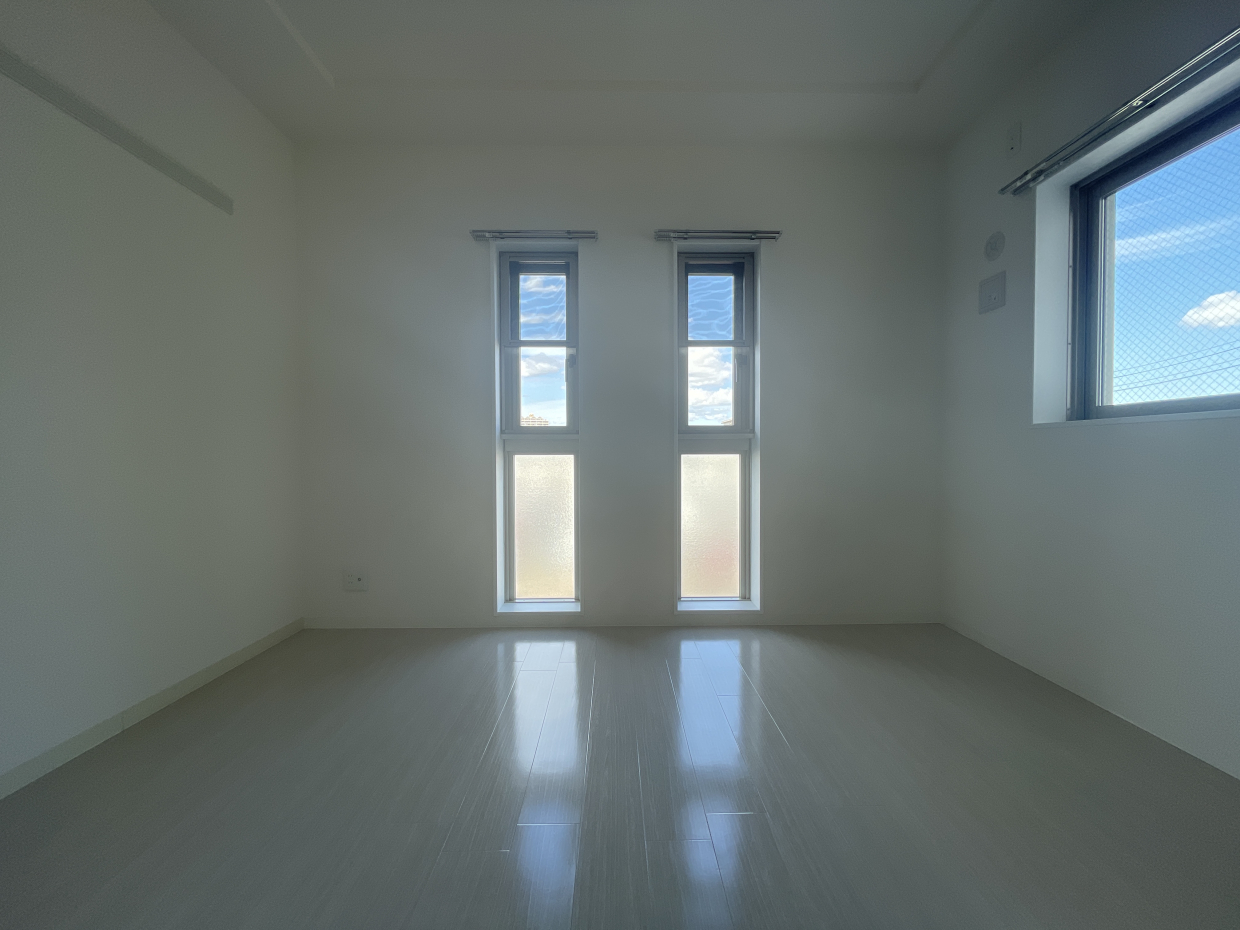 窓が多くて開放的です。