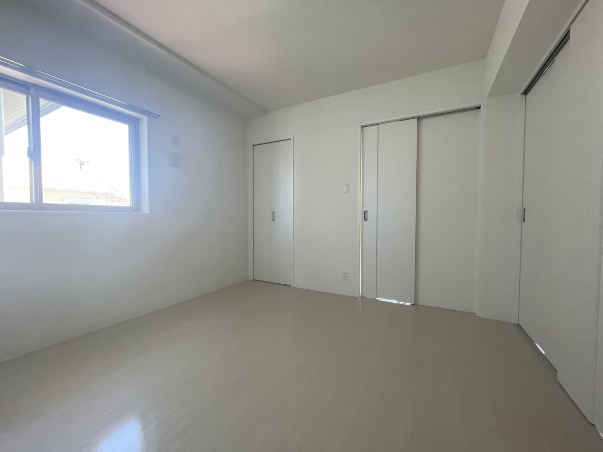 そう、もう一つの6帖の洋室に繋がってるんです。