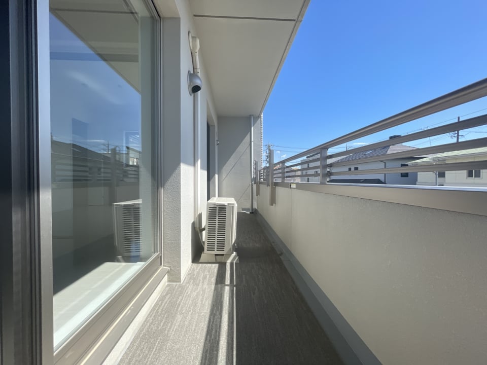 バルコニーはリビングから繋がっています。