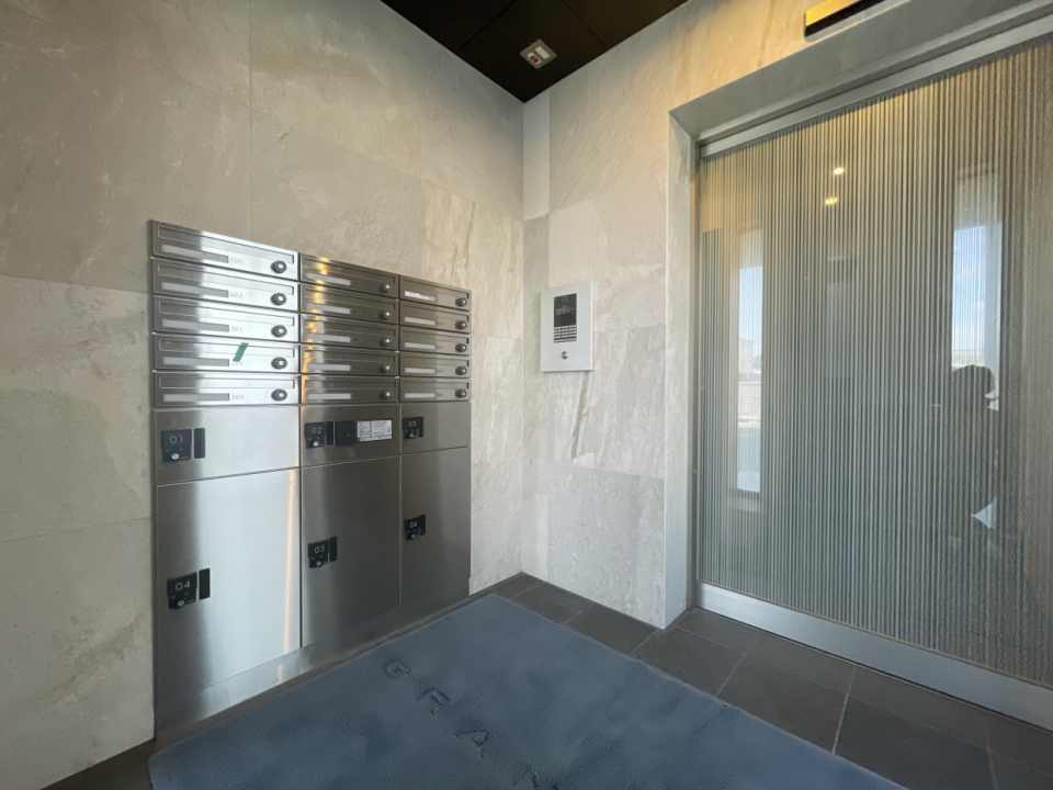 便利な宅配ボックス付き