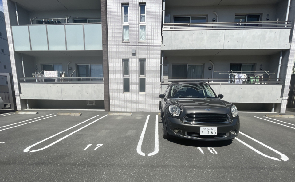 駐車場は1台無料。