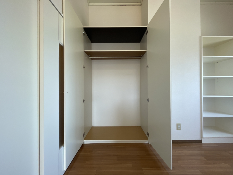 広々クローゼットです。