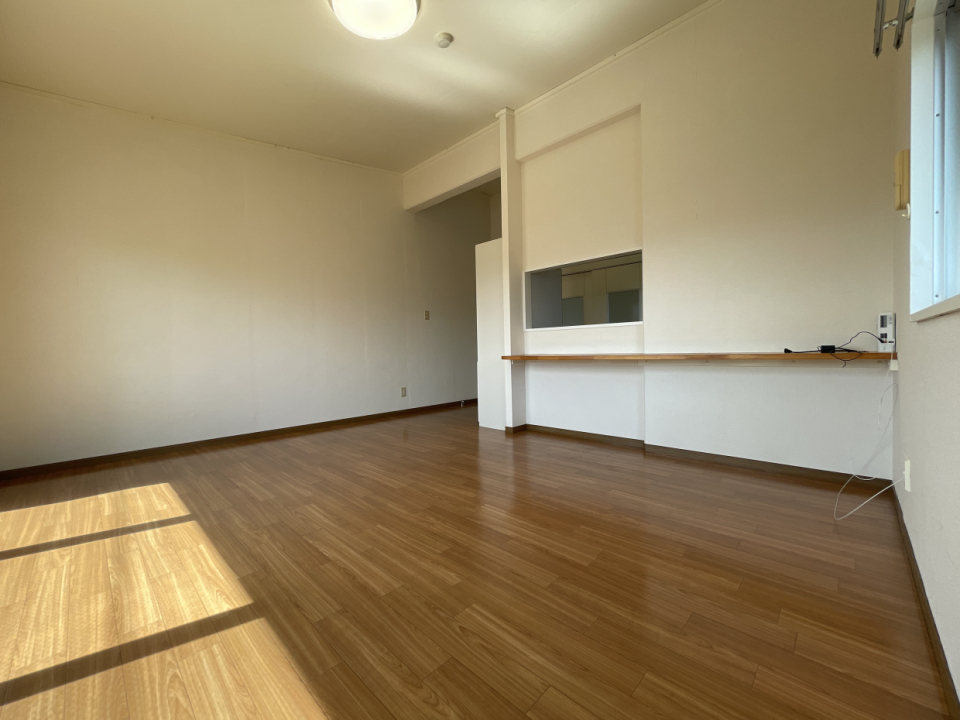 カウンター付きキッチン。