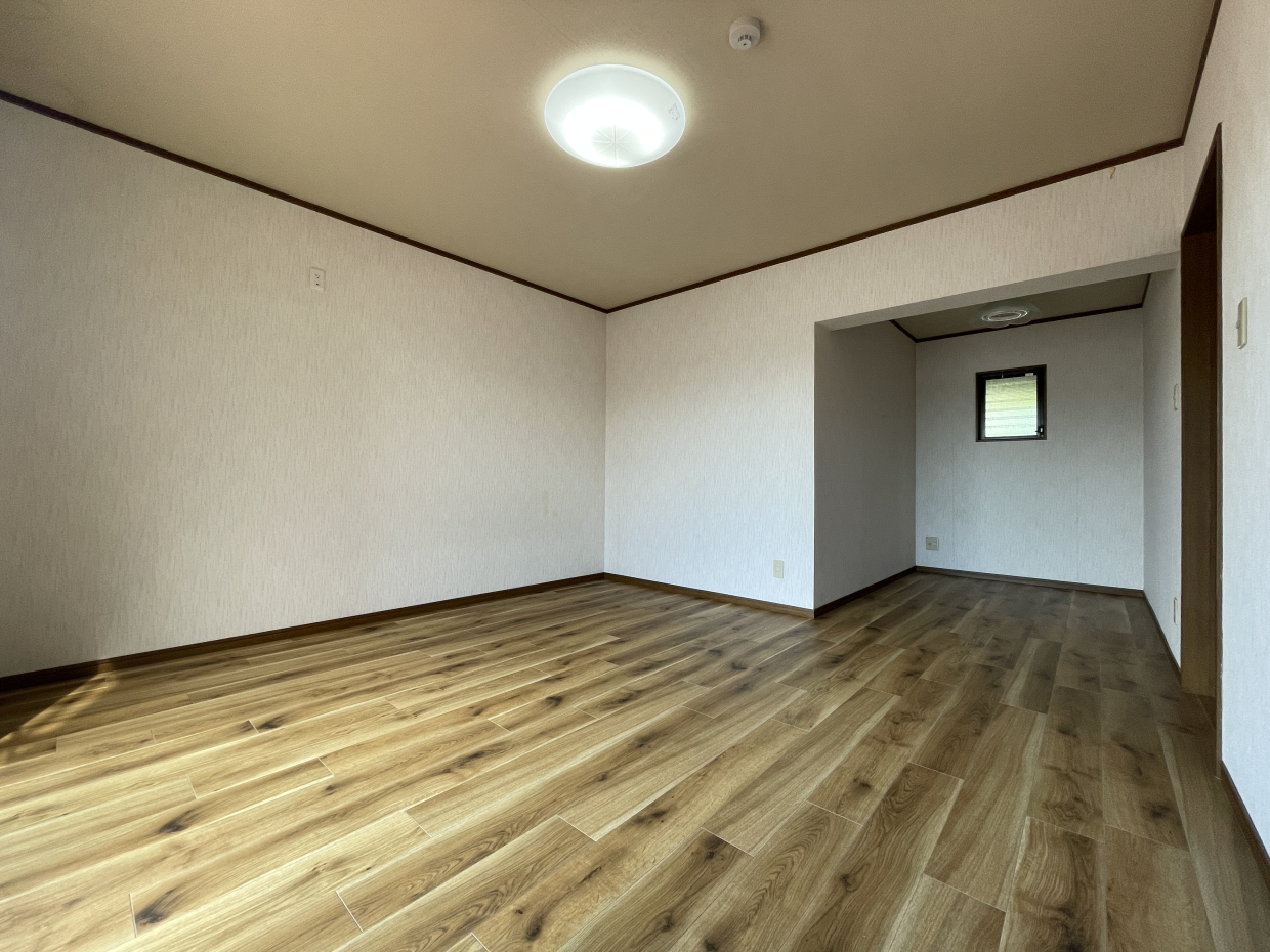 上階では10帖の洋室がお出迎え。