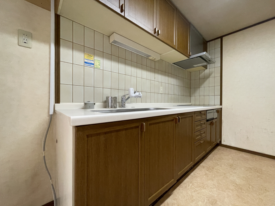 換気扇も新しく、天板もお掃除しやすいタイプなのは嬉しい。