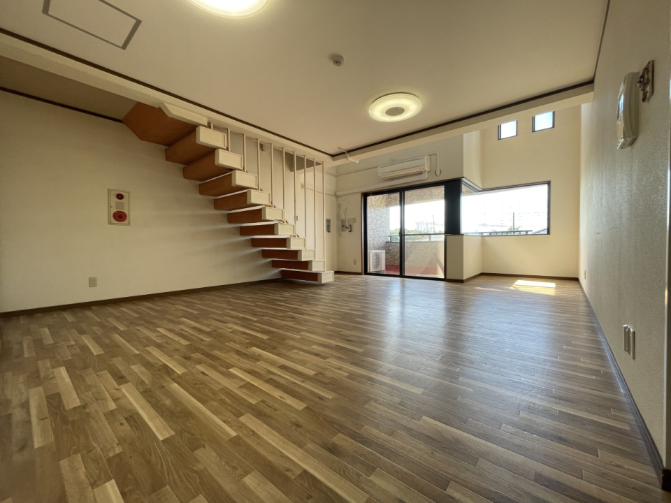 こちらが下階のLDK16.6帖