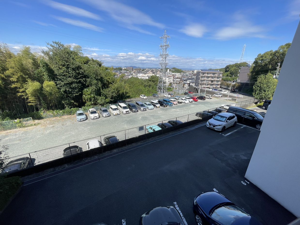 坂の途中にあるマンションなので、見晴らしがいいのが自慢です