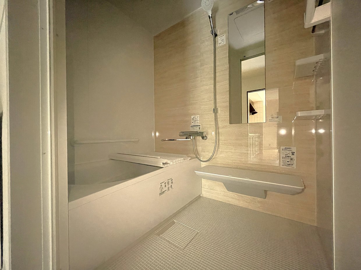 バスルーム。足を伸ばしてゆったり浸かることが出来そう