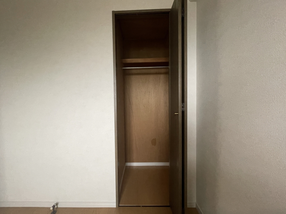 このお部屋含め、全部屋にクローゼットがついているので安心