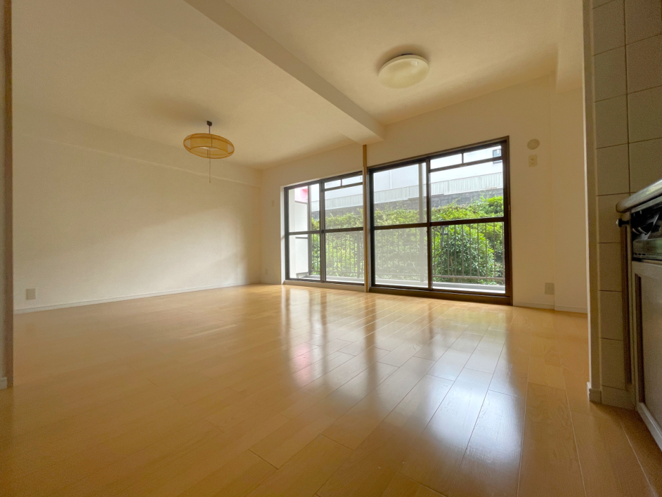 デッドスペースが少ないので大きめのインテリアもバッチリ置けそうです