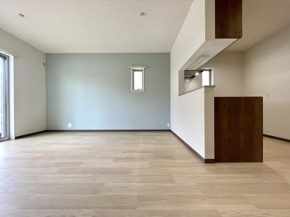 パステルブルーのクロスがアクセント