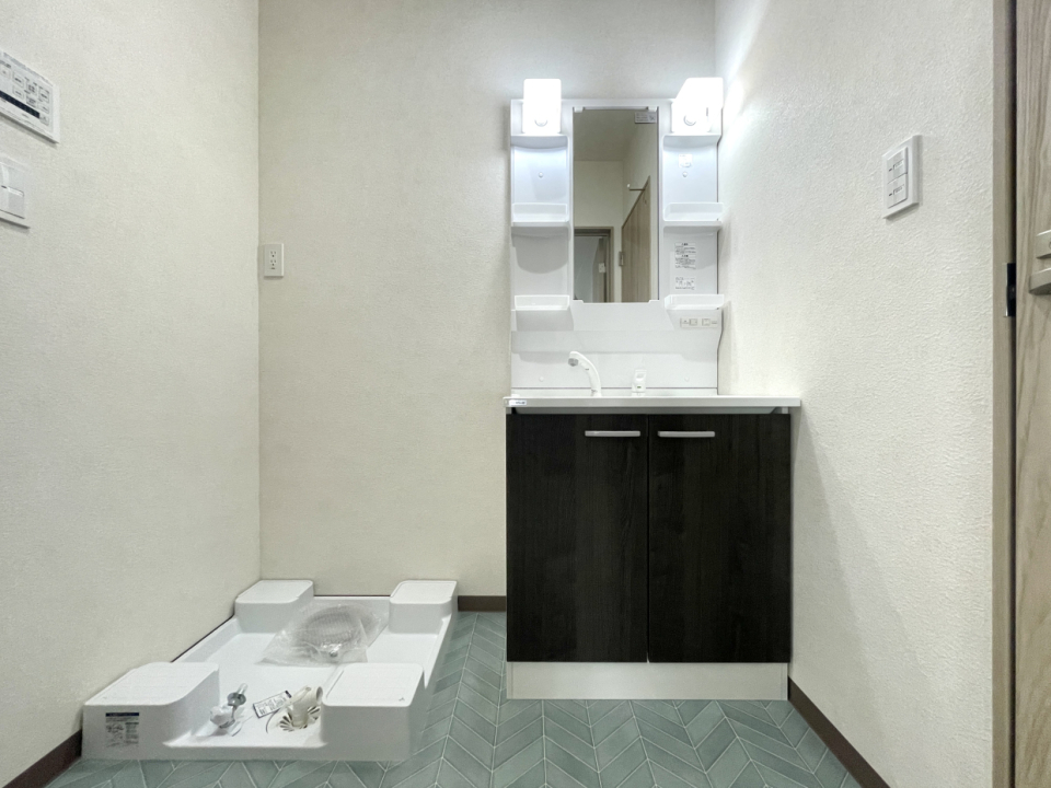 洗面台と洗濯機置き場