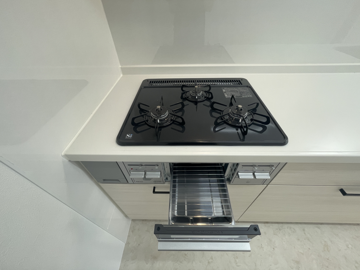 3口のガスコンロにグリル付き