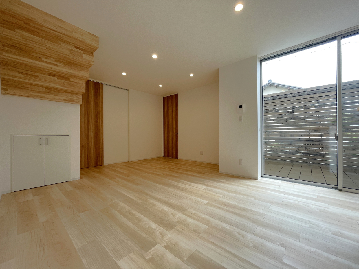 LDK16帖はダウンライトと木の温もりでやさしい雰囲気