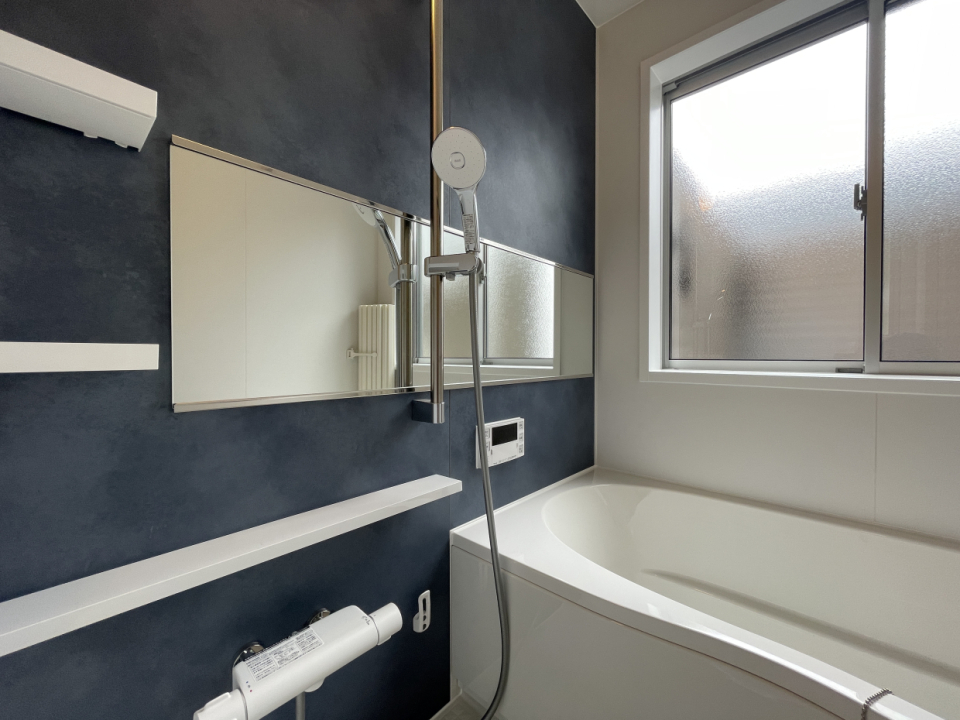 シャワーの高さを変えられるので家族みんな使いやすい