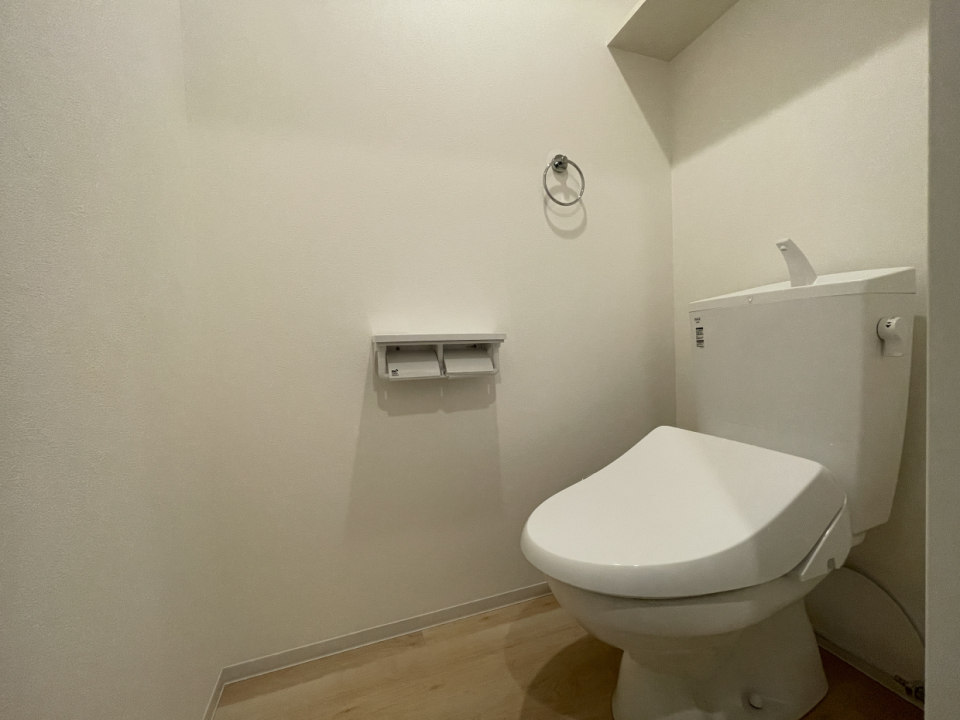 2階にもお手洗いがあるので家族でかち合っても安心