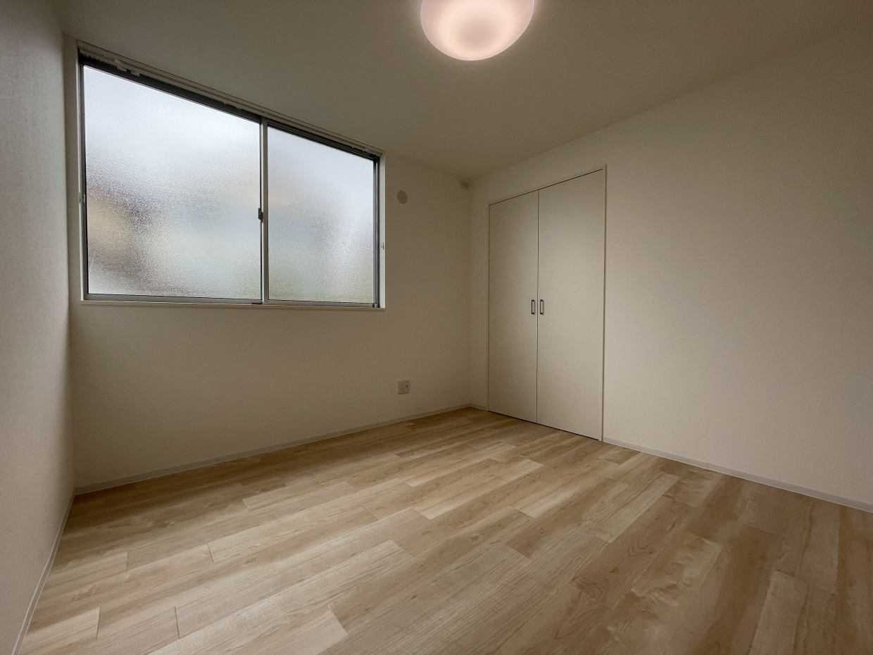 2階西側の洋室は5.5帖