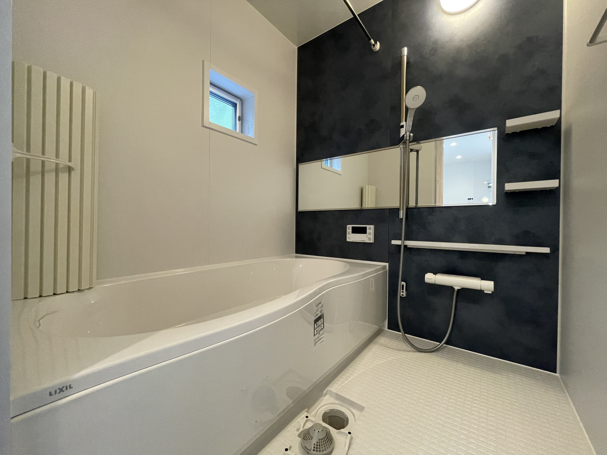 お風呂は1616ユニットバスで足を伸ばしてゆったり浸かることができます