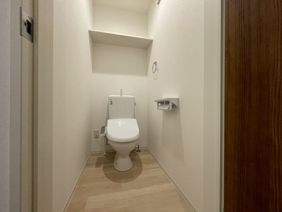 1階だけでなく2階にもお手洗いがあるので家族でかち合う心配もありません