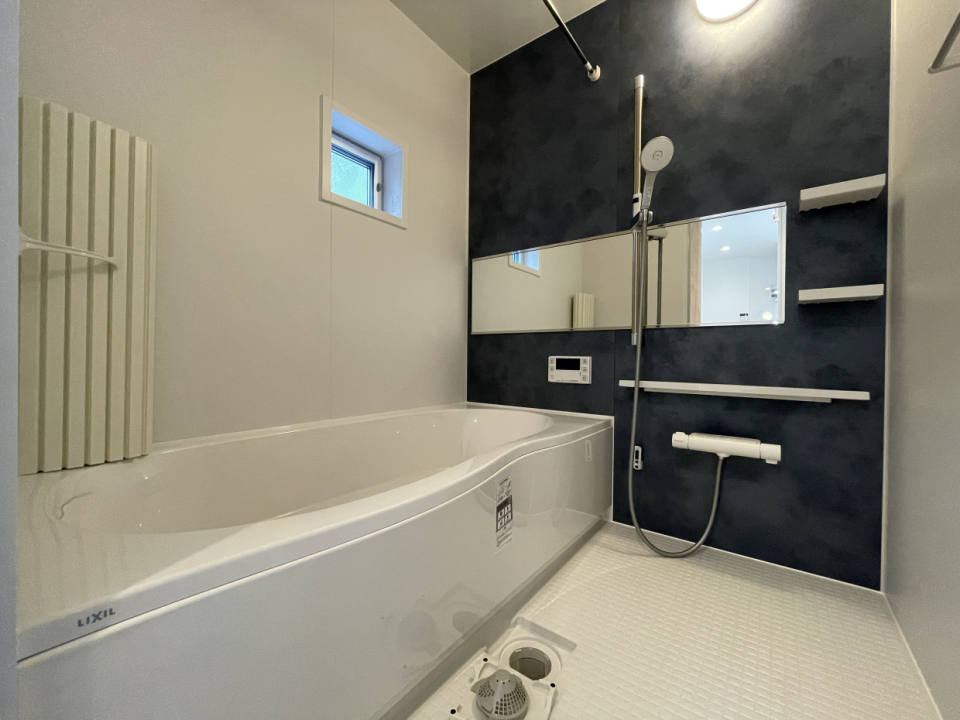 お風呂は1616ユニットバスで足を伸ばしてゆったり浸かることができます