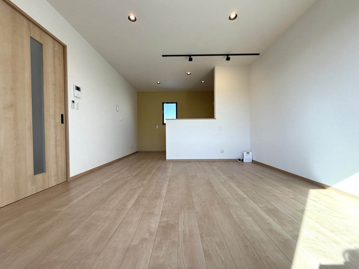 2階リビングも14帖ほどのゆとりのある広さ