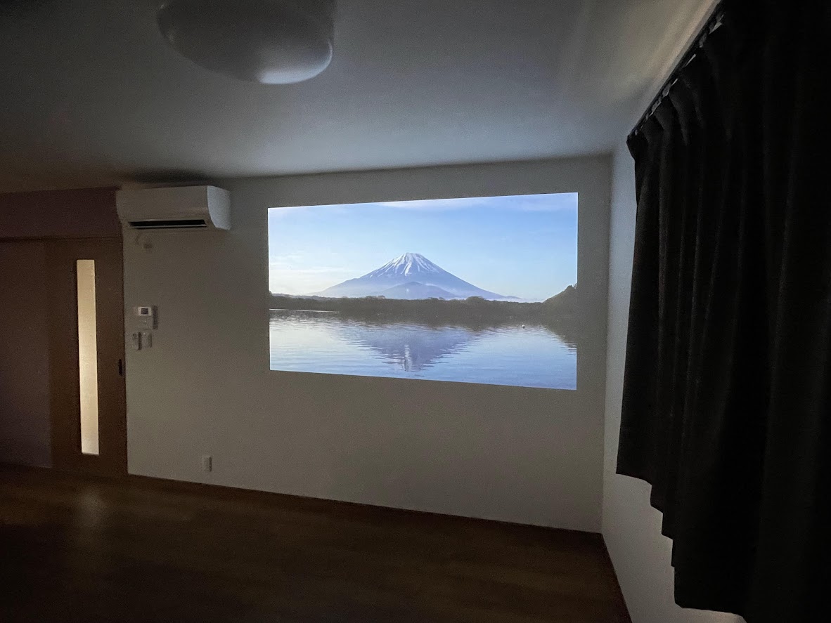 なんと人気のシーリング一体型プロジェクター、ポップインアラジン2が設備として用意されています
※画像はイメージです