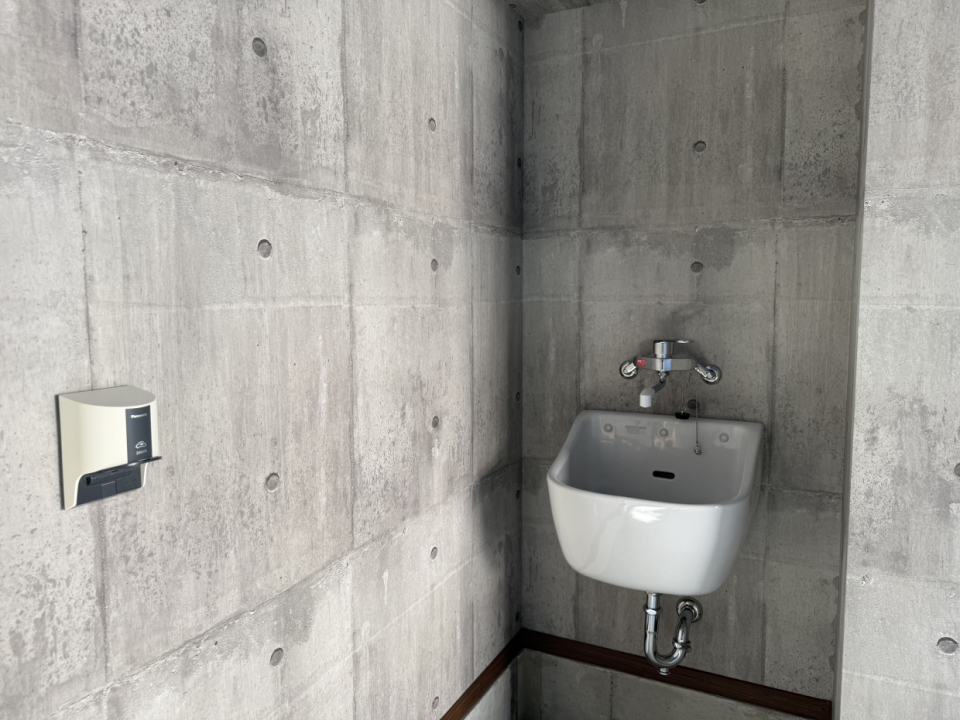 EV充電器付きと水栓付き！