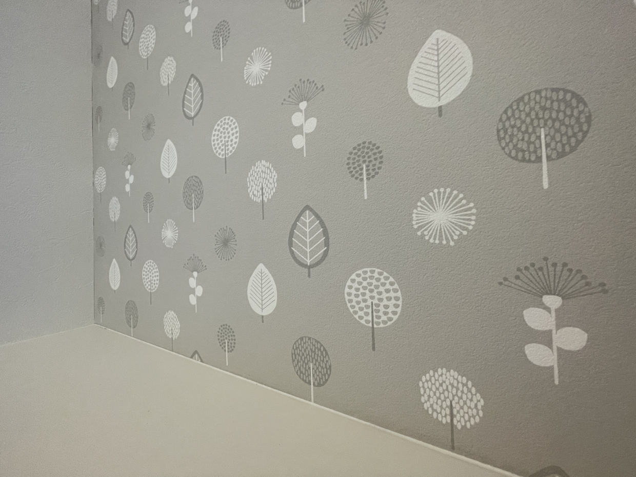 アップで見ると絵柄のついたアクセントクロスがかわいい