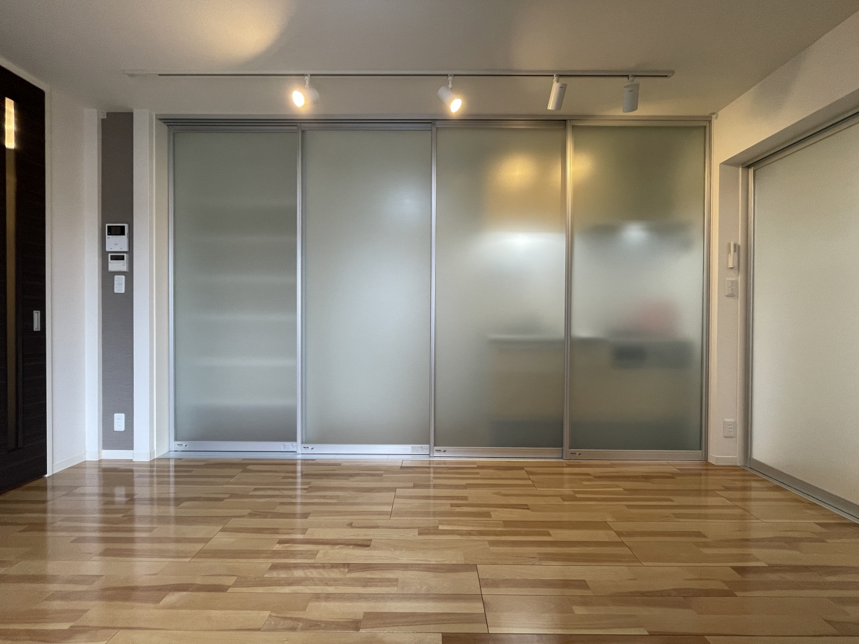 モザイクガラスを閉めると生活感が隠せます